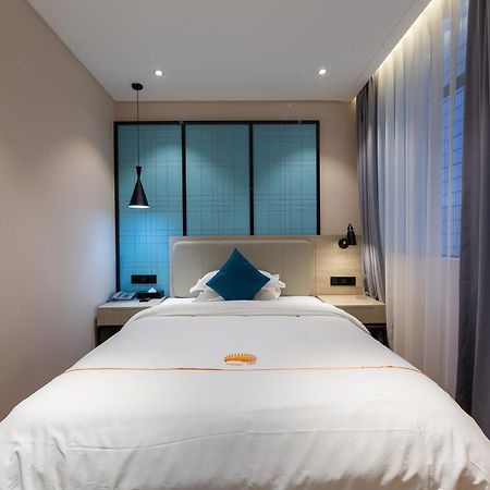 Warm Yes Business Hotel Guangzhou Buitenkant foto