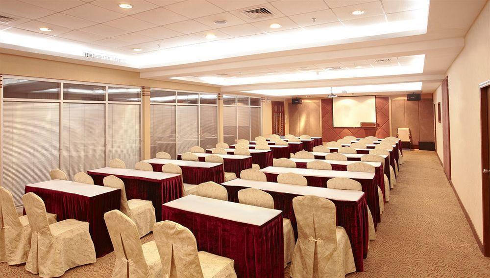Warm Yes Business Hotel Guangzhou Buitenkant foto